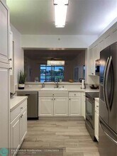7755 Yardley Dr, Unit 112 in Tamarac, FL - Building Photo - Building Photo