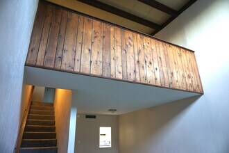 705 SW 75th St, Unit 202 in Gainesville, FL - Building Photo - Building Photo