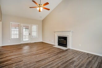 125 Biltmore Dr in Clayton, NC - Building Photo - Building Photo