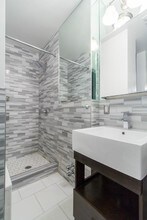 219 E 28th St, Unit 2D in New York, NY - Foto de edificio - Building Photo