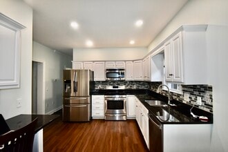 191 Hunyadi Ave in Fairfield, CT - Building Photo - Building Photo