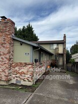 4075 SE Holgate Blvd in Portland, OR - Building Photo