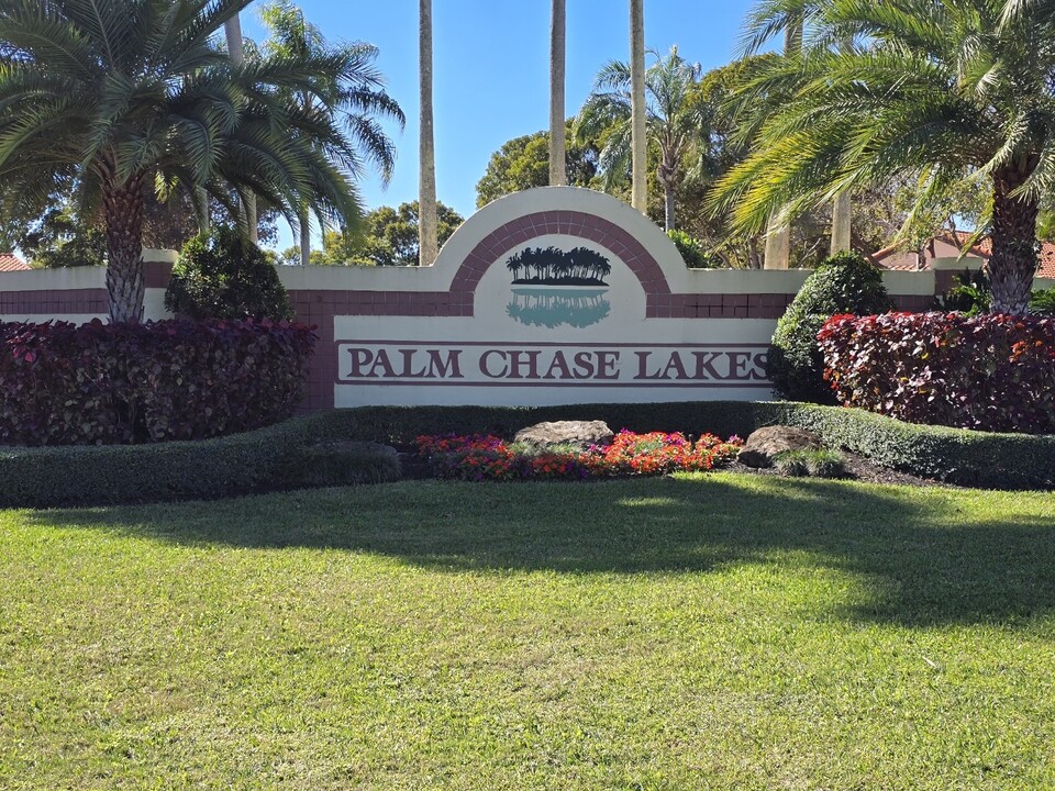 10367 S Circle Lake Dr in Boynton Beach, FL - Building Photo