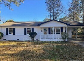 321 Prairie Ct in Fayetteville, NC - Building Photo