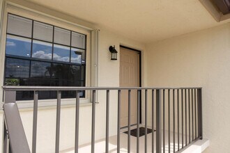 602 Pinecrest Cir in Jupiter, FL - Building Photo - Building Photo