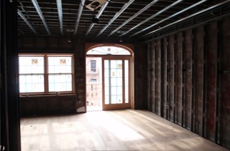 41-15 39th Pl in Sunnyside, NY - Building Photo - Interior Photo