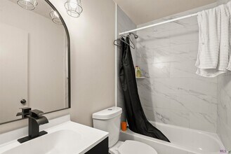 5240 Heritage Dr in Baton Rouge, LA - Building Photo - Building Photo