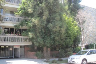 Chateau Brentana in Los Angeles, CA - Foto de edificio - Building Photo