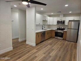 824 N 11th Ave in Phoenix, AZ - Building Photo