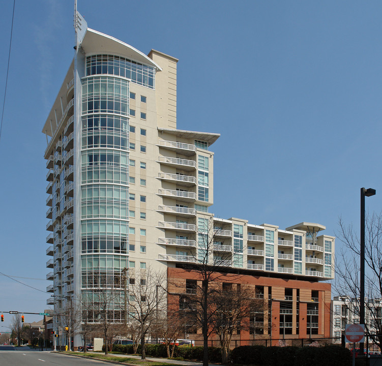 Courtside Condominiums in Charlotte, NC - Building Photo