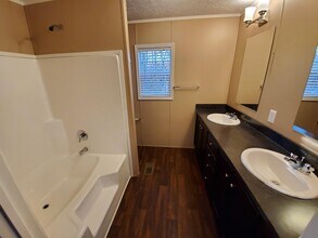 209 Hickory Ct in Browns Summit, NC - Building Photo - Building Photo