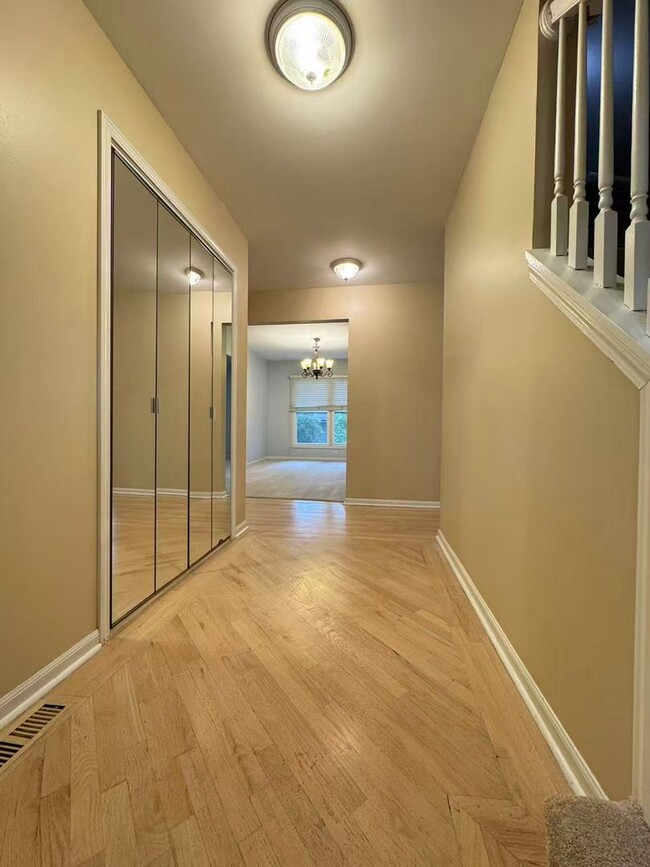4805 Greenwich Ct in Rolling Meadows, IL - Building Photo - Building Photo