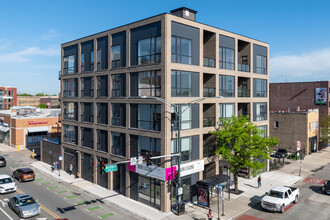 2406 W Armitage Ave in Chicago, IL - Building Photo - Primary Photo