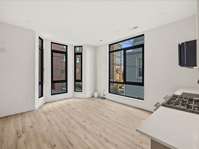 6 National St, Unit 2