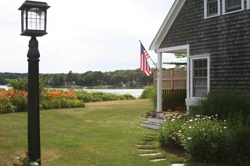 2 Florence St in Westport, MA - Building Photo