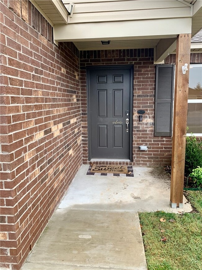 property at 7851 Bridgegate Ave