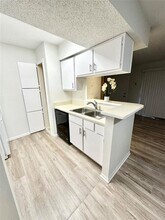 260 El Dorado Blvd in Webster, TX - Building Photo - Building Photo