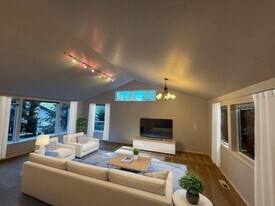 3834 Brighton Ave in Eugene, OR - Building Photo