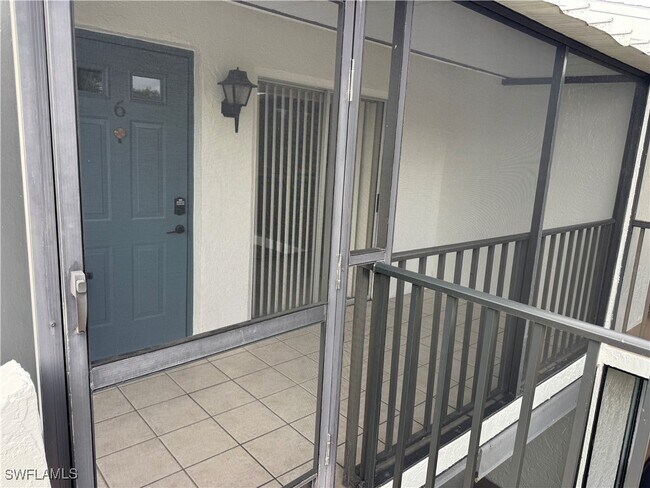 4070 Looking Glass Ln in Naples, FL - Building Photo - Building Photo