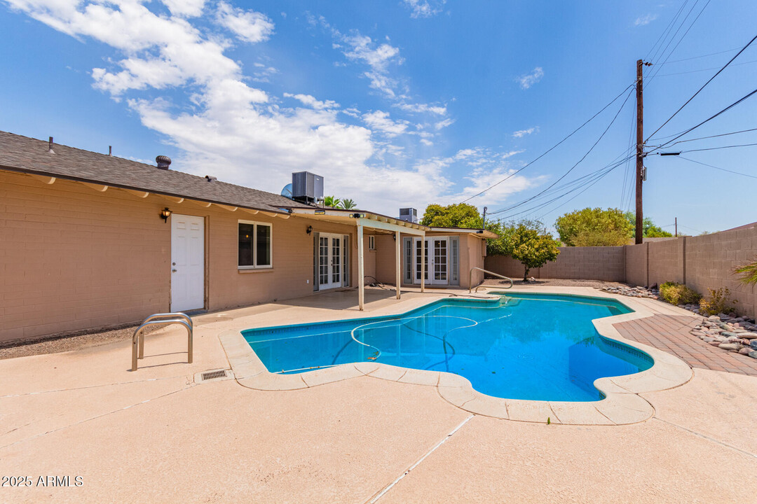 1881 E Palmcroft Dr in Tempe, AZ - Building Photo