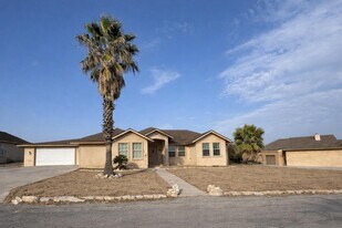 123 La Paloma Dr in Del Rio, TX - Building Photo