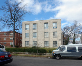 1900 Irving St NE in Washington, DC - Building Photo - Building Photo