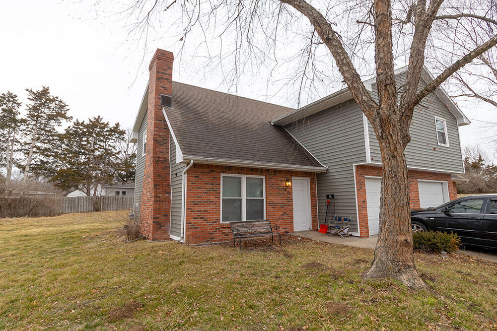 1901 Mirtle Grove Ct in Columbia, MO - Building Photo