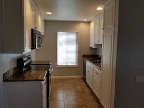 1707 Tiburon Ct in Thousand Oaks, CA - Foto de edificio - Building Photo