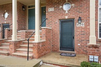 420 Old Pine Way in Walled Lake, MI - Building Photo - Building Photo