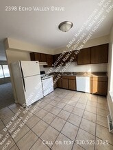 2398 Echo Valley Dr in Stow, OH - Building Photo - Building Photo