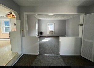 36 Lawrence St in Medford, MA - Building Photo - Building Photo