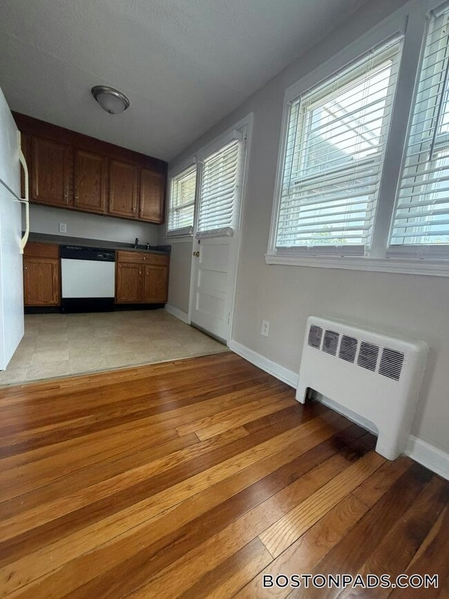 10 Buxton Ave, Unit 2