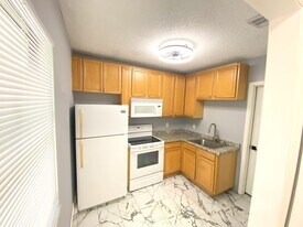 7486 San Castle Blvd in Lantana, FL - Building Photo