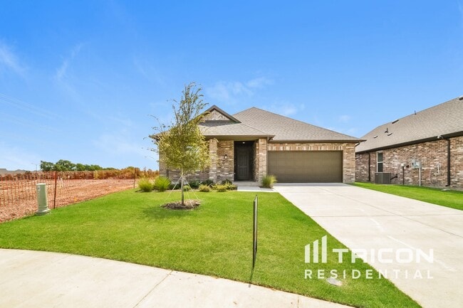 property at 2505 Finch Holw Dr