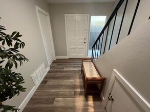 817 S Vulcan Ave in Encinitas, CA - Building Photo - Building Photo