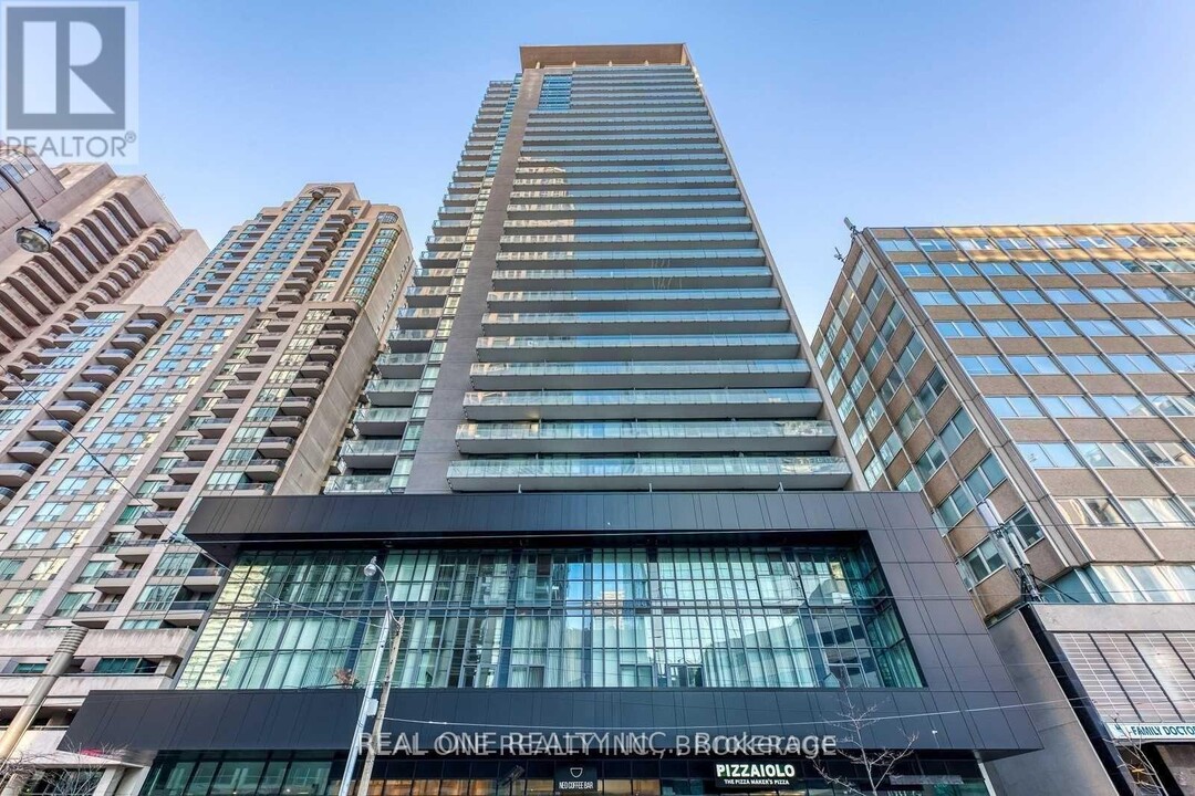 770-770 Bay St. in Toronto, ON - Building Photo