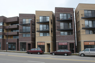 2816 W Chicago Ave in Chicago, IL - Building Photo - Primary Photo