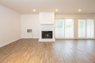 11916 GOSHEN Ave in Los Angeles, CA - Building Photo - Building Photo