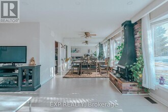 20 Manorglen Crescent in Toronto, ON - Building Photo - Building Photo