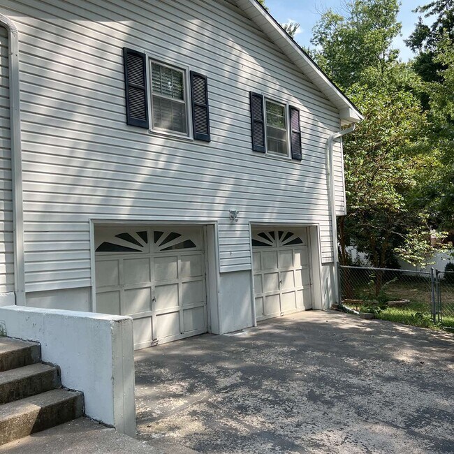 22 High Dr in Warrensburg, MO - Building Photo - Building Photo