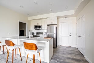 14009 28 Av SW in Edmonton, AB - Building Photo