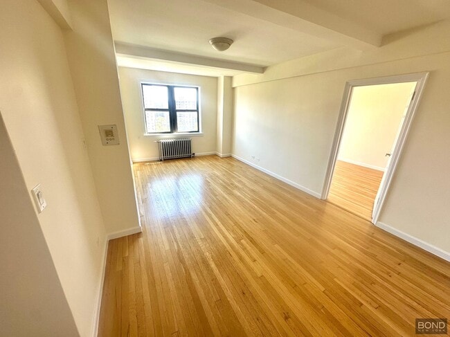 850 Amsterdam Ave in New York, NY - Building Photo - Building Photo