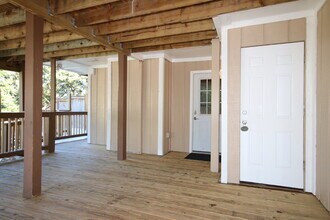 6103 E Shore Dr in Pensacola, FL - Building Photo - Building Photo