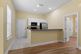 1332 Lake Baldwin Ln in Orlando, FL - Foto de edificio - Building Photo