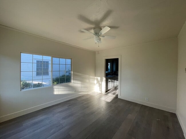 1055 54th St in Sacramento, CA - Building Photo - Building Photo