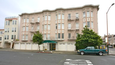 Marina Bay Studio Apartments in San Francisco, CA - Building Photo - Building Photo