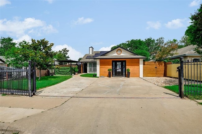 property at 4702 Crest Oak Rd