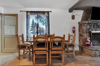 360 Maple Ln in Sugarloaf, CA - Building Photo - Building Photo