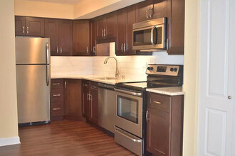 2226 S Goebbert Rd in Arlington Heights, IL - Building Photo - Building Photo