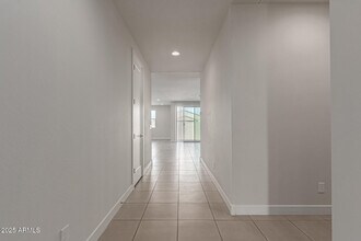 6918 W Winston Dr in Phoenix, AZ - Building Photo - Building Photo